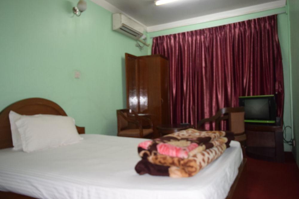 Hotel Nandini Kathmandu Bagian luar foto