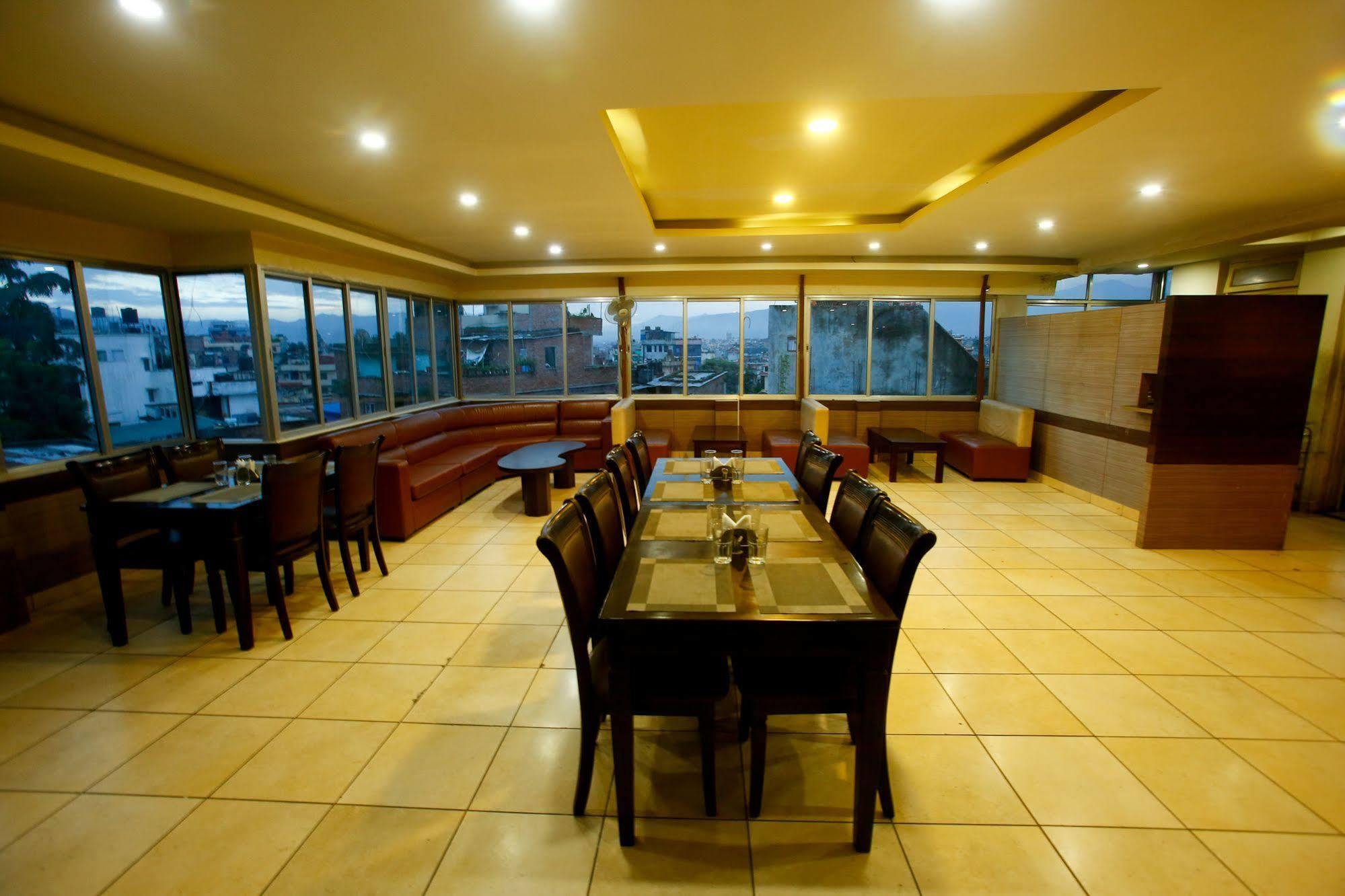 Hotel Nandini Kathmandu Bagian luar foto