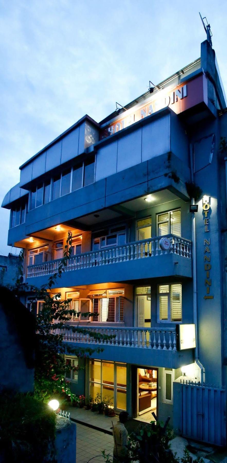 Hotel Nandini Kathmandu Bagian luar foto