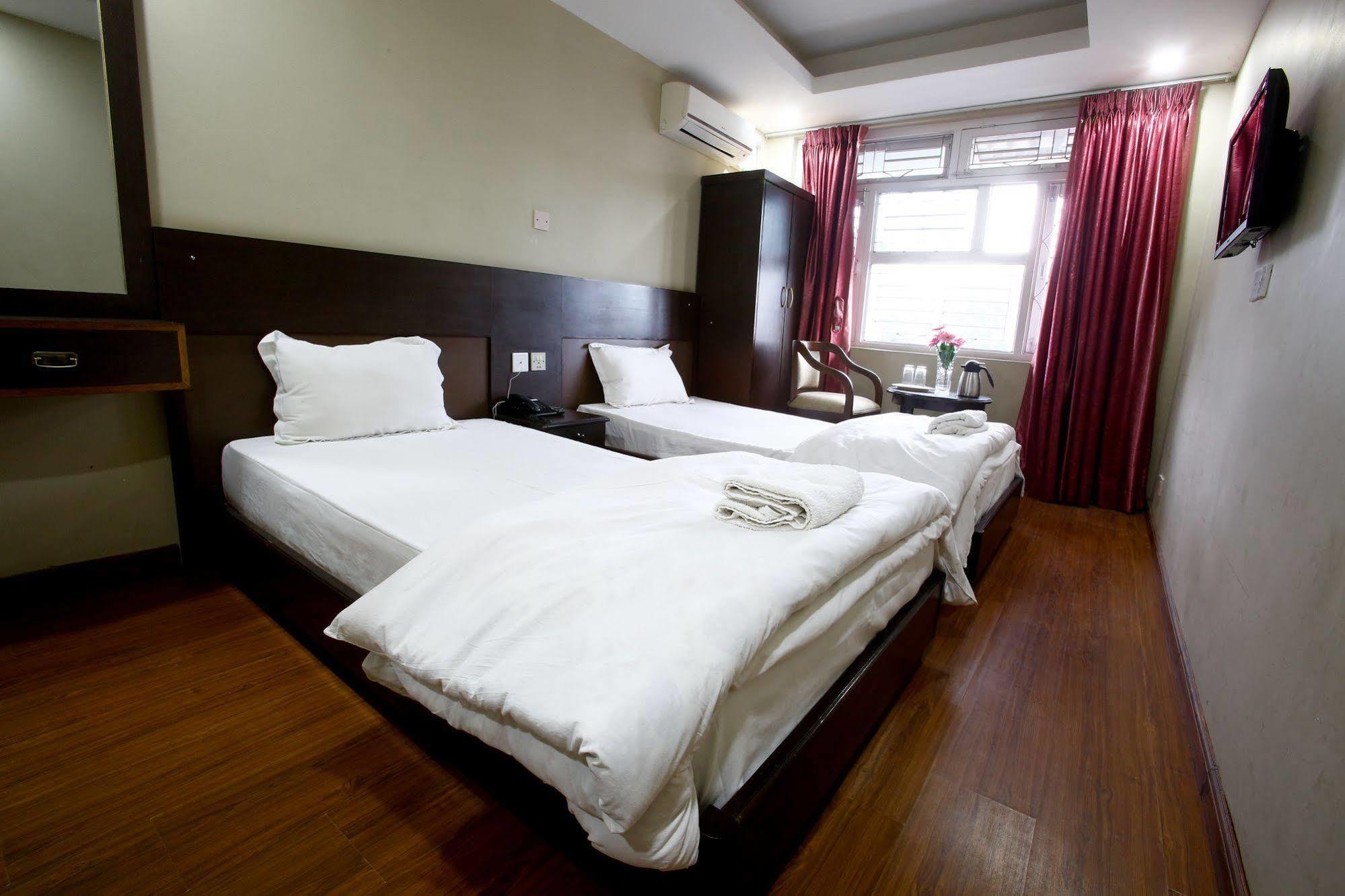 Hotel Nandini Kathmandu Bagian luar foto