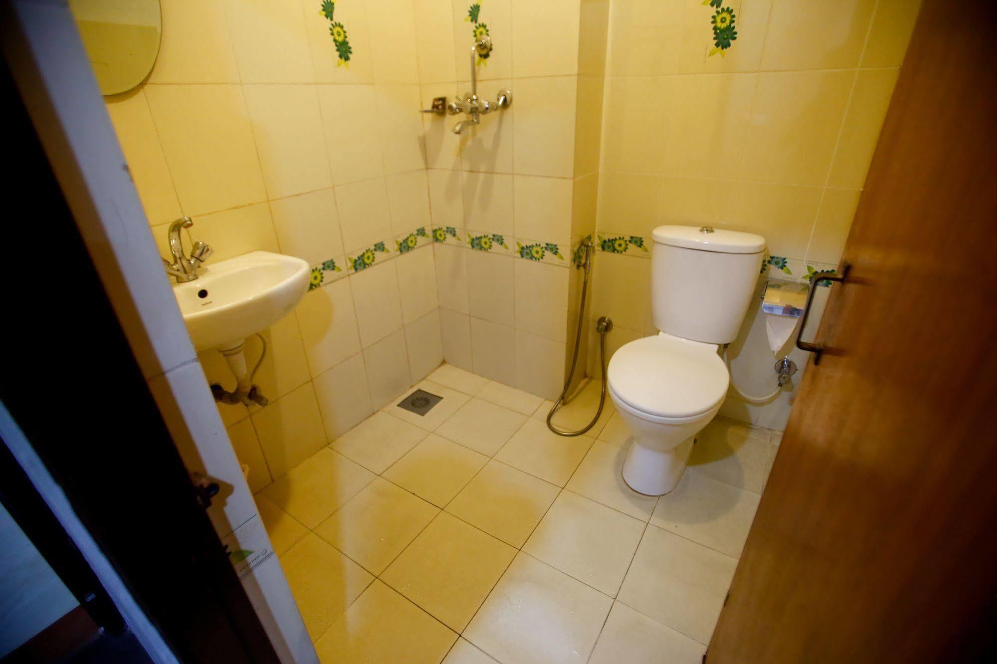 Hotel Nandini Kathmandu Bagian luar foto