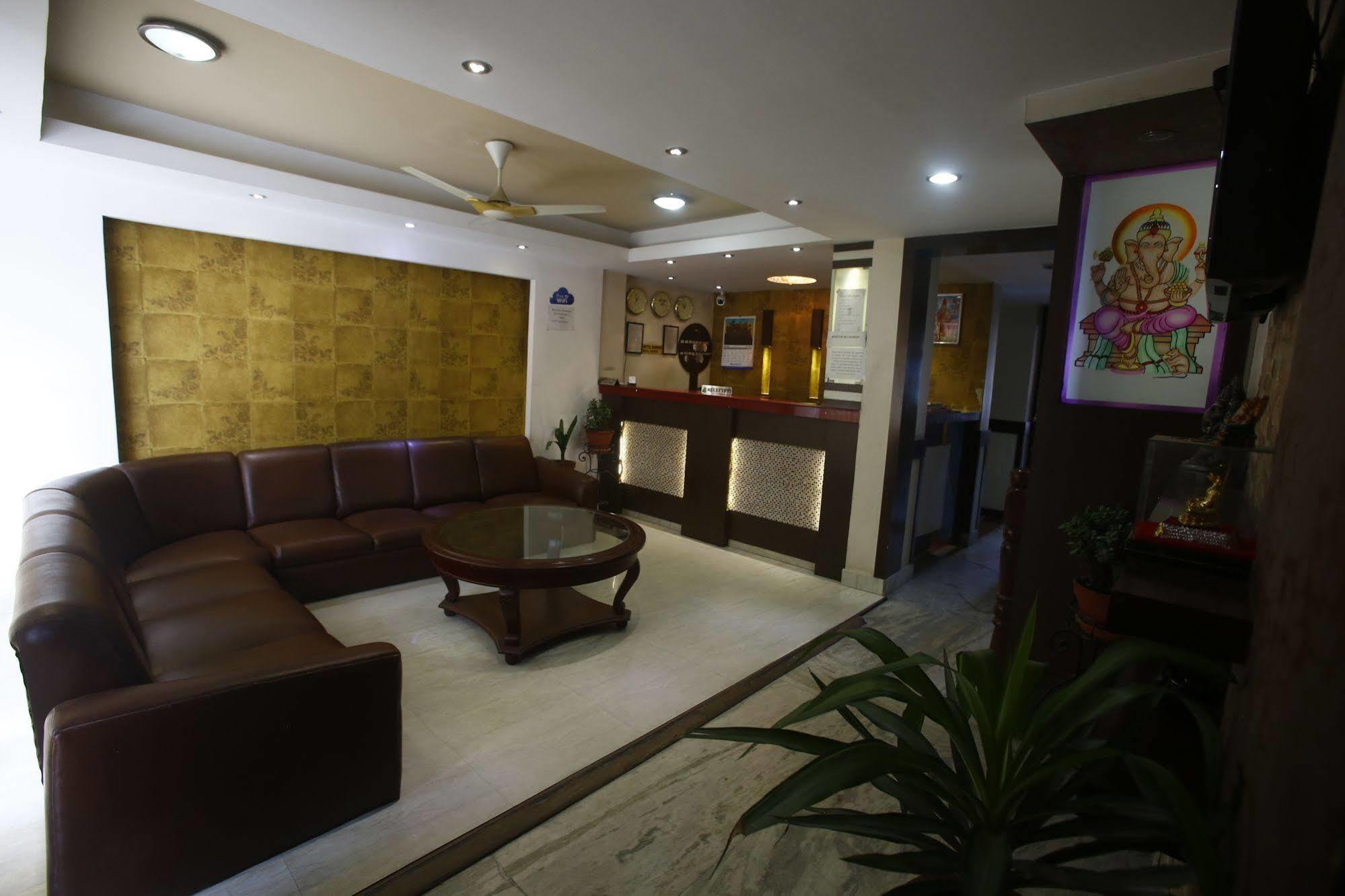 Hotel Nandini Kathmandu Bagian luar foto