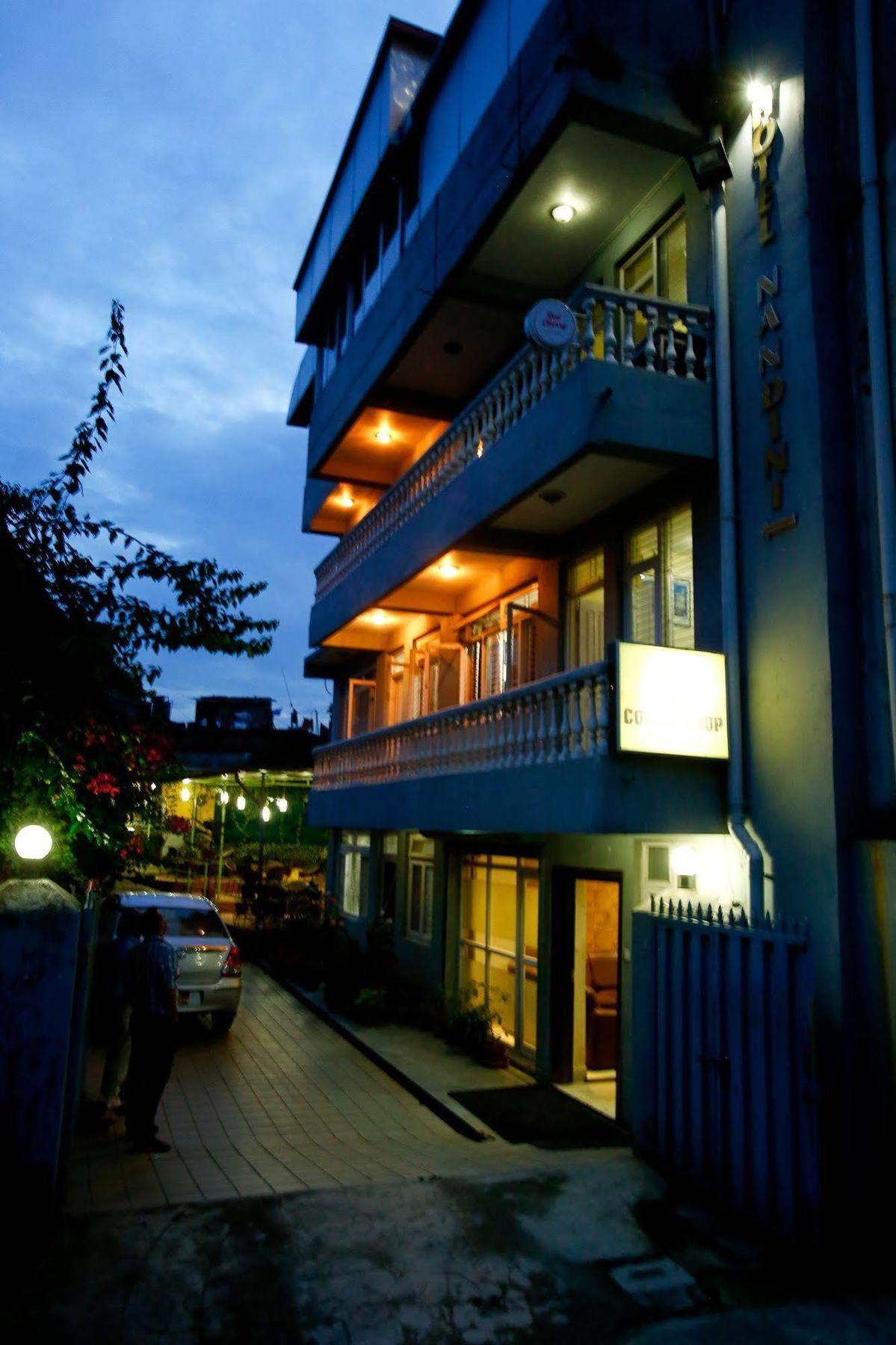 Hotel Nandini Kathmandu Bagian luar foto