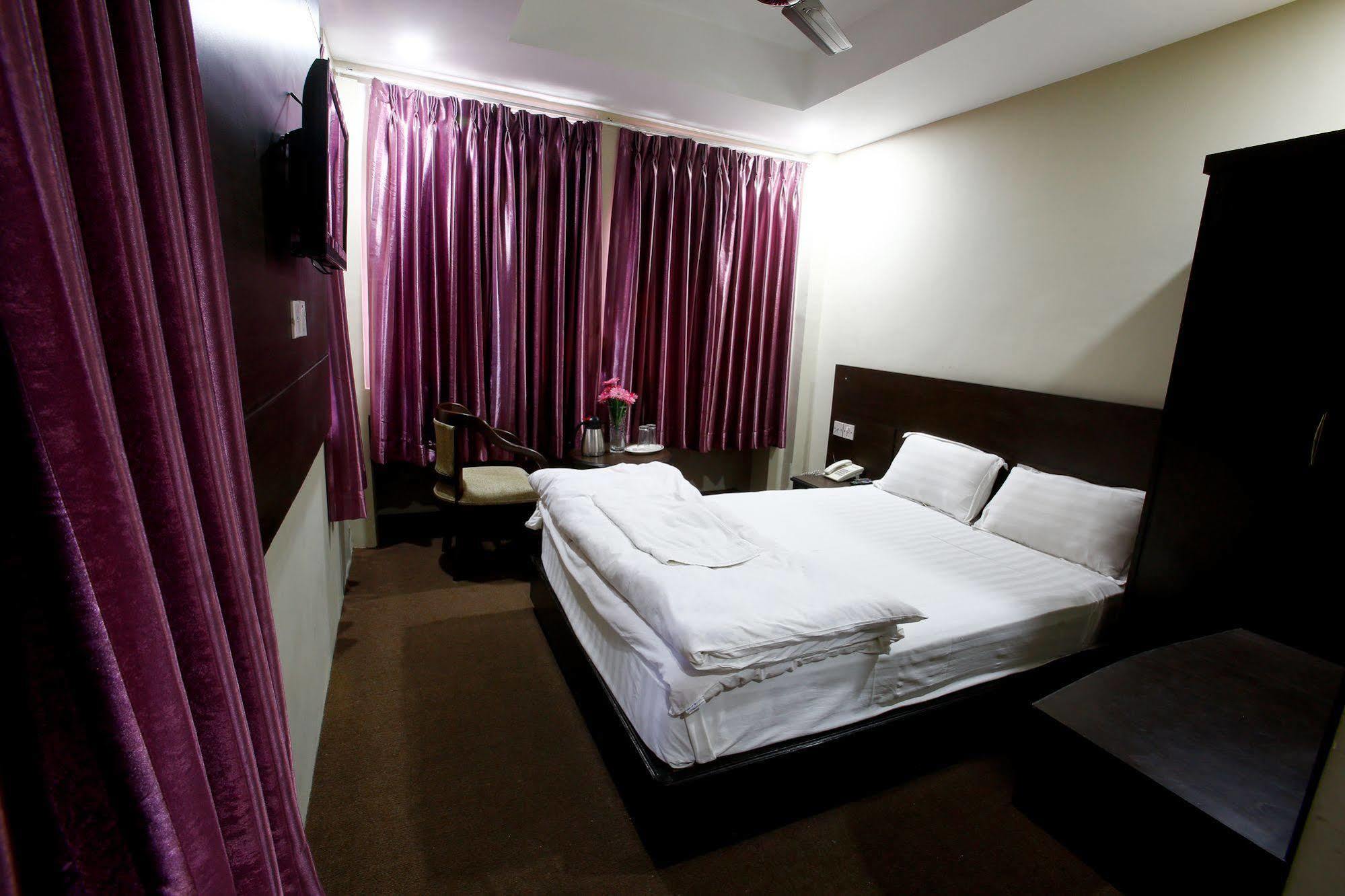 Hotel Nandini Kathmandu Bagian luar foto