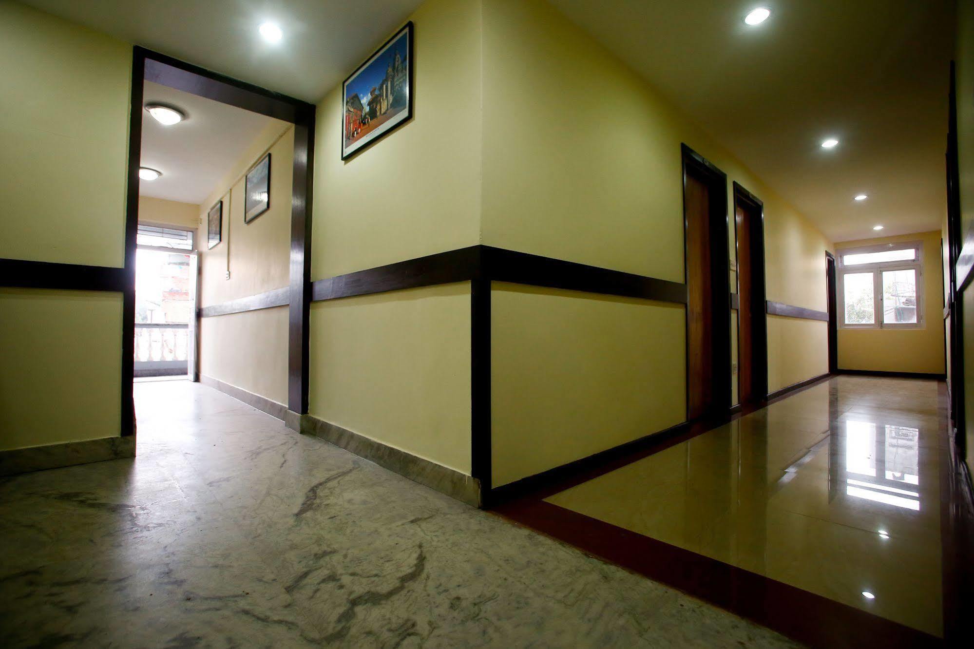 Hotel Nandini Kathmandu Bagian luar foto