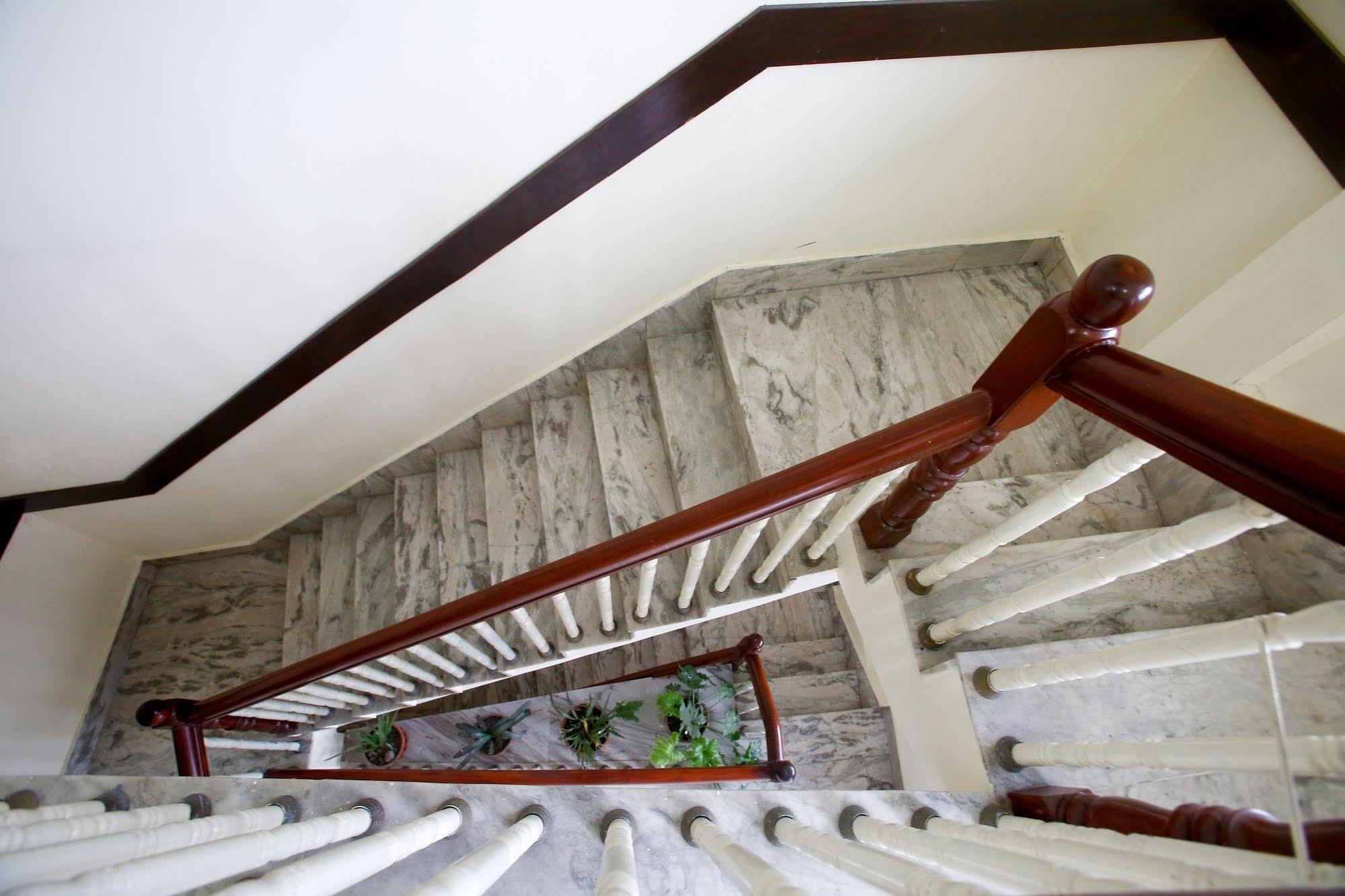 Hotel Nandini Kathmandu Bagian luar foto
